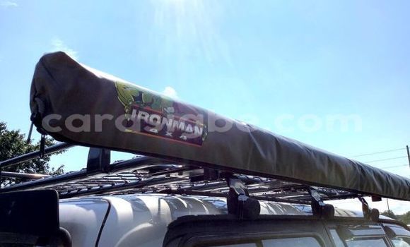 Acheter Occasion Voiture Toyota Land Cruiser Gris à Bassar, Togo Acheter Occasion Voiture Toyota Land Cruiser Gris à Bassar, Togo