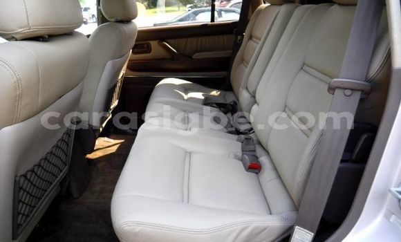 Acheter Occasion Voiture Toyota Land Cruiser Gris à Bassar, Togo Acheter Occasion Voiture Toyota Land Cruiser Gris à Bassar, Togo