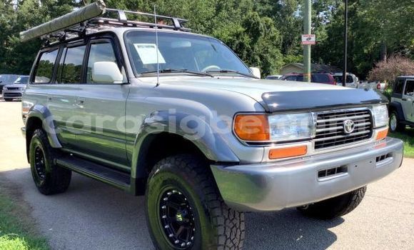 Acheter Occasion Voiture Toyota Land Cruiser Gris à Bassar, Togo Acheter Occasion Voiture Toyota Land Cruiser Gris à Bassar, Togo