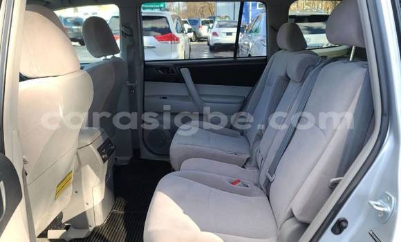 Acheter Import Voiture Toyota Highlander Gris à Guerin Kouka, Centre Acheter Import Voiture Toyota Highlander Gris à Guerin Kouka, Centre
