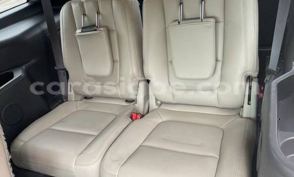 Acheter Import Voiture Ford Explorer Sport Trac Blanc à Lomé, Togo Acheter Import Voiture Ford Explorer Sport Trac Blanc à Lomé, Togo