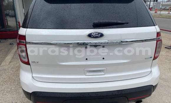 Acheter Import Voiture Ford Explorer Sport Trac Blanc à Lomé, Togo Acheter Import Voiture Ford Explorer Sport Trac Blanc à Lomé, Togo