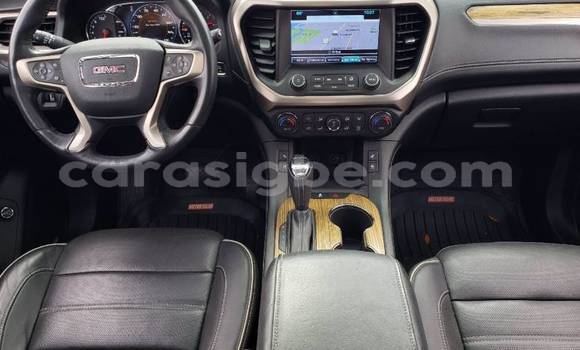 Acheter Import Voiture GMC Acadia Gris à Kara, Togo Acheter Import Voiture GMC Acadia Gris à Kara, Togo