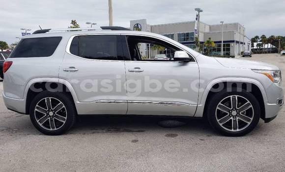 Acheter Import Voiture GMC Acadia Gris à Kara, Togo Acheter Import Voiture GMC Acadia Gris à Kara, Togo