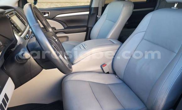 Acheter Import Voiture Toyota Highlander Noir à Vogan, Togo Acheter Import Voiture Toyota Highlander Noir à Vogan, Togo