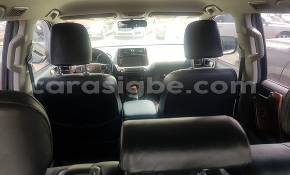 Acheter Import Voiture Toyota Land Cruiser Prado Blanc à Noukafou, Togo Acheter Import Voiture Toyota Land Cruiser Prado Blanc à Noukafou, Togo