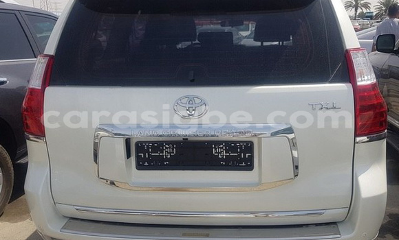 Acheter Import Voiture Toyota Land Cruiser Prado Blanc à Noukafou, Togo Acheter Import Voiture Toyota Land Cruiser Prado Blanc à Noukafou, Togo