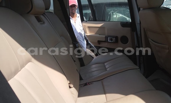 Buy Used Land Rover Range Rover Vogue White Car in Lome in Togo Buy Used Land Rover Range Rover Vogue White Car in Lome in Togo