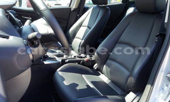 Acheter Import Voiture Toyota Yaris Blanc à Lomé, Togo Acheter Import Voiture Toyota Yaris Blanc à Lomé, Togo