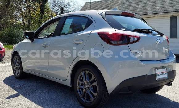 Acheter Import Voiture Toyota Yaris Blanc à Lomé, Togo Acheter Import Voiture Toyota Yaris Blanc à Lomé, Togo