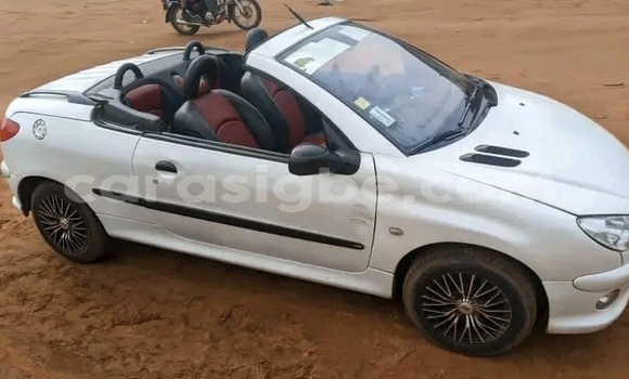Acheter Occasion Voiture Peugeot 206 Blanc à Lomé, Maritime Acheter Occasion Voiture Peugeot 206 Blanc à Lomé, Maritime