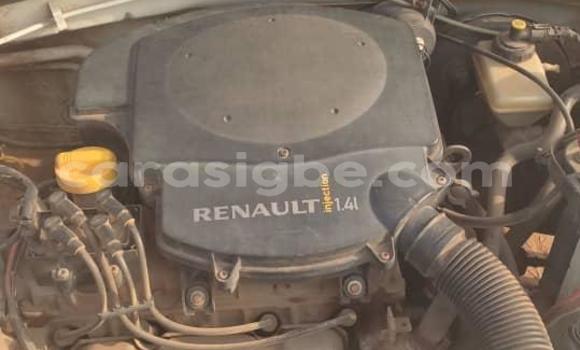 Buy Used Renault Logan White Car in Lome in Togo Buy Used Renault Logan White Car in Lome in Togo