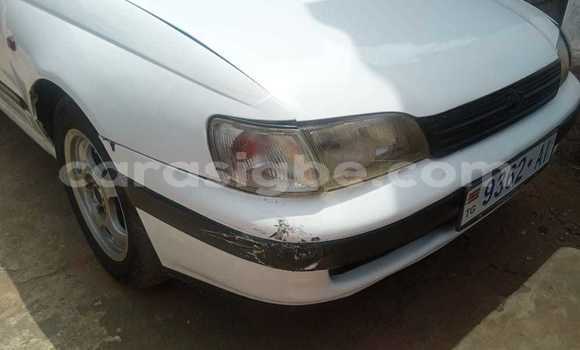 Acheter Occasion Voiture Toyota Carina Blanc à Lomé, Togo Acheter Occasion Voiture Toyota Carina Blanc à Lomé, Togo
