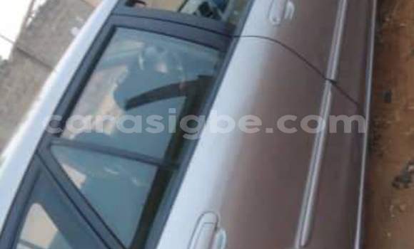 Acheter Occasion Voiture Mazda 323 Gris à Lomé, Togo Acheter Occasion Voiture Mazda 323 Gris à Lomé, Togo