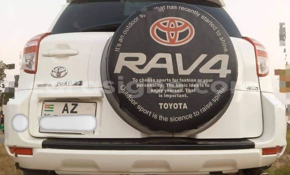 Acheter Occasion Voiture Toyota RAV4 Blanc à Lomé, Togo Acheter Occasion Voiture Toyota RAV4 Blanc à Lomé, Togo