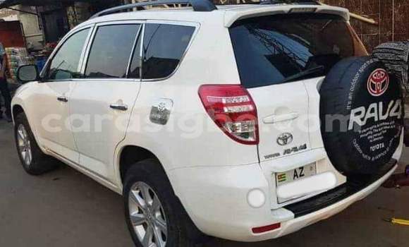 Acheter Occasion Voiture Toyota RAV4 Blanc à Lomé, Togo Acheter Occasion Voiture Toyota RAV4 Blanc à Lomé, Togo