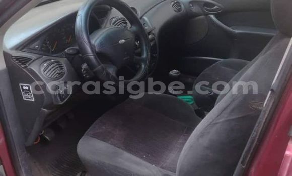 Acheter Occasion Voiture Ford Focus Rouge à Lomé, Togo Acheter Occasion Voiture Ford Focus Rouge à Lomé, Togo