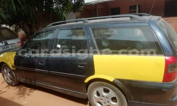 Acheter Occasion Voiture Opel Vectra Bleu à Lomé, Togo Acheter Occasion Voiture Opel Vectra Bleu à Lomé, Togo
