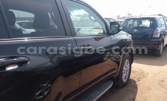 Buy Used Toyota Land Cruiser Prado Blue Car in Lome in Togo Buy Used Toyota Land Cruiser Prado Blue Car in Lome in Togo