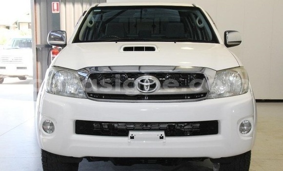 Acheter Import Voiture Toyota Hilux Blanc à Aného, Togo