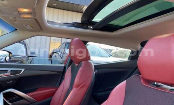 Acheter Import Voiture Hyundai Veloster Rouge à Adawlato, Togo Acheter Import Voiture Hyundai Veloster Rouge à Adawlato, Togo