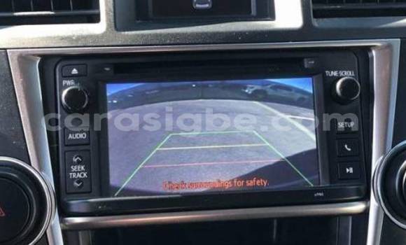 Buy Import Toyota Highlander Silver Car in Xédranawoe in Togo Buy Import Toyota Highlander Silver Car in Xédranawoe in Togo