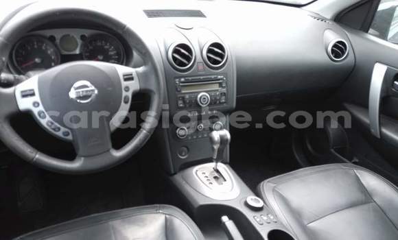 Buy Used Nissan Qashqai Silver Car in Lome in Togo Buy Used Nissan Qashqai Silver Car in Lome in Togo