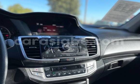 Acheter Import Voiture Honda Accord Noir à Noukafou, Togo Acheter Import Voiture Honda Accord Noir à Noukafou, Togo