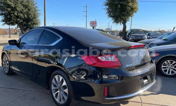 Acheter Import Voiture Honda Accord Noir à Noukafou, Togo Acheter Import Voiture Honda Accord Noir à Noukafou, Togo