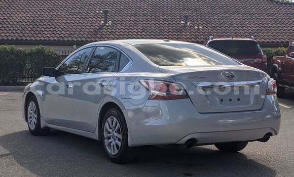 Acheter Import Voiture Nissan Altima Gris à Niamtougou, Togo Acheter Import Voiture Nissan Altima Gris à Niamtougou, Togo