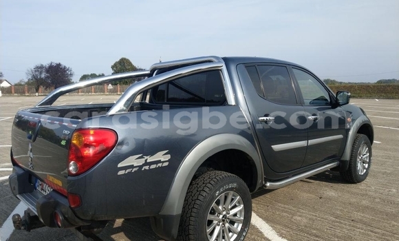 Acheter Import Voiture Mitsubishi L200 Gris à Aného, Togo Acheter Import Voiture Mitsubishi L200 Gris à Aného, Togo
