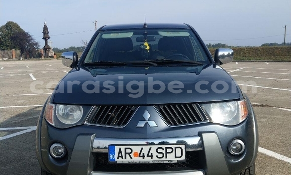 Acheter Import Voiture Mitsubishi L200 Gris à Aného, Togo Acheter Import Voiture Mitsubishi L200 Gris à Aného, Togo