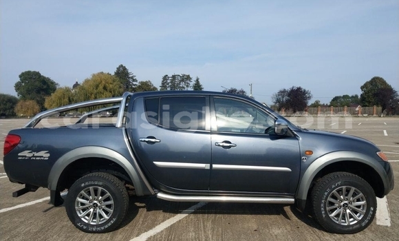 Acheter Import Voiture Mitsubishi L200 Gris à Aného, Togo Acheter Import Voiture Mitsubishi L200 Gris à Aného, Togo