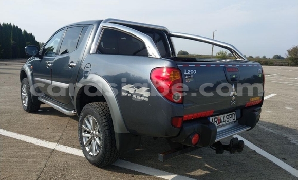 Acheter Import Voiture Mitsubishi L200 Gris à Aného, Togo Acheter Import Voiture Mitsubishi L200 Gris à Aného, Togo
