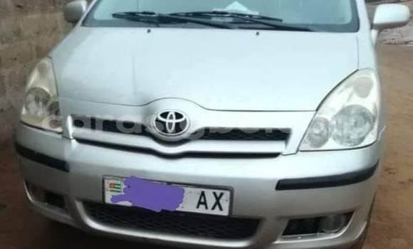 Acheter Occasion Voiture Toyota Corolla Verso Gris à Lomé, Togo Acheter Occasion Voiture Toyota Corolla Verso Gris à Lomé, Togo