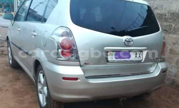 Acheter Occasion Voiture Toyota Corolla Verso Gris à Lomé, Togo Acheter Occasion Voiture Toyota Corolla Verso Gris à Lomé, Togo