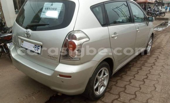 Acheter Occasion Voiture Toyota Corolla Verso Gris à Lomé, Togo Acheter Occasion Voiture Toyota Corolla Verso Gris à Lomé, Togo
