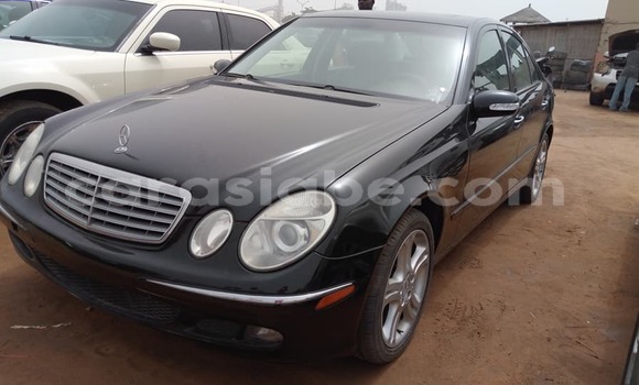 Acheter Occasion Voiture Mercedes‒Benz E-Class Noir à Lomé au Togo Acheter Occasion Voiture Mercedes‒Benz E-Class Noir à Lomé au Togo