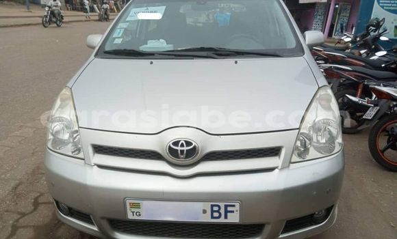 Acheter Occasion Voiture Toyota Corolla Verso Gris à Lomé, Togo Acheter Occasion Voiture Toyota Corolla Verso Gris à Lomé, Togo