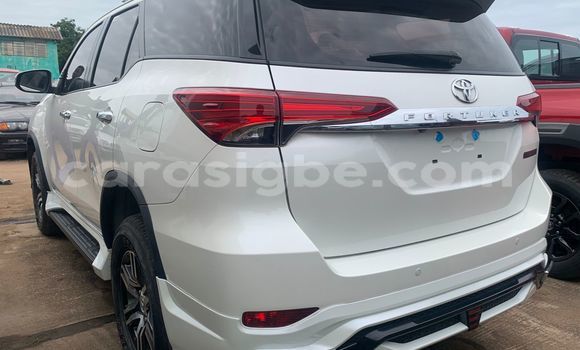 Acheter Neuf Voiture Toyota Fortuner Blanc à Lomé, Togo