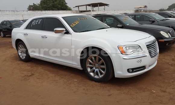 Acheter Occasion Voiture Chrysler 300 Blanc à Lomé, Togo Acheter Occasion Voiture Chrysler 300 Blanc à Lomé, Togo
