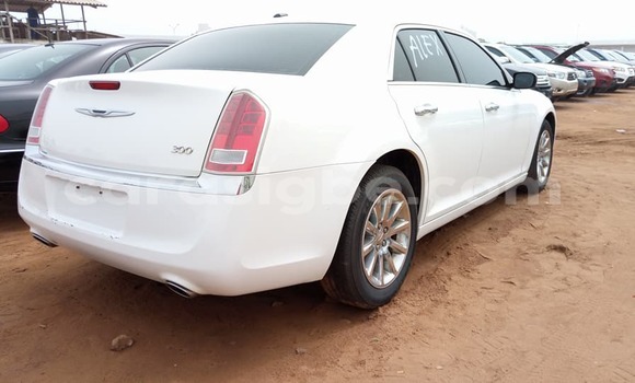 Acheter Occasion Voiture Chrysler 300 Blanc à Lomé, Togo Acheter Occasion Voiture Chrysler 300 Blanc à Lomé, Togo