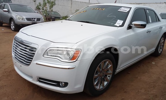 Acheter Occasion Voiture Chrysler 300 Blanc à Lomé, Togo Acheter Occasion Voiture Chrysler 300 Blanc à Lomé, Togo