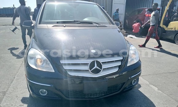 Buy Used Mercedes-Benz C-Classe Black Car in Lome in Togo Buy Used Mercedes-Benz C-Classe Black Car in Lome in Togo
