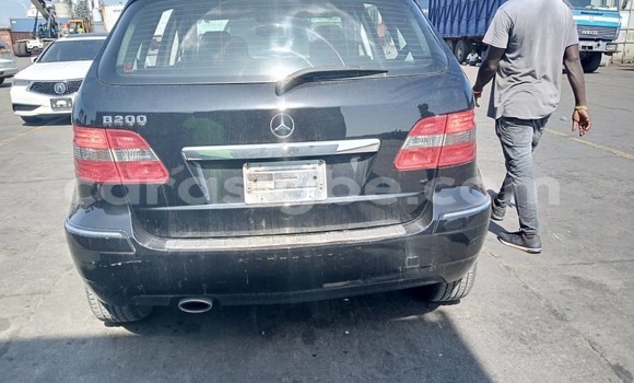 Buy Used Mercedes-Benz C-Classe Black Car in Lome in Togo Buy Used Mercedes-Benz C-Classe Black Car in Lome in Togo