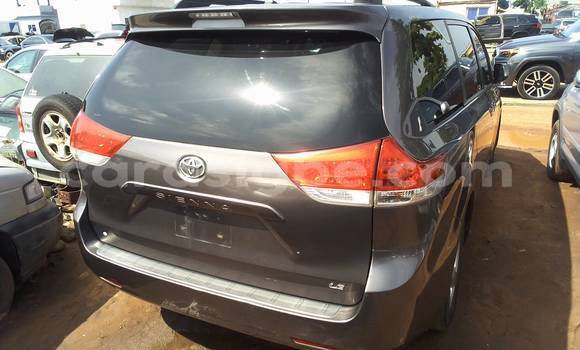 Buy Used Toyota Sienna Other Car in Lome in Togo Buy Used Toyota Sienna Other Car in Lome in Togo
