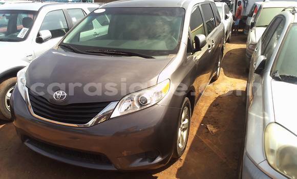 Buy Used Toyota Sienna Other Car in Lome in Togo Buy Used Toyota Sienna Other Car in Lome in Togo