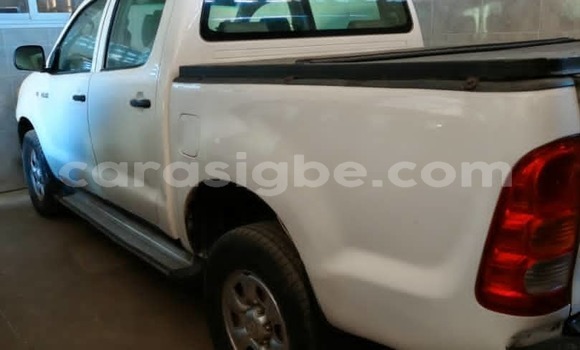 Buy Used Toyota Hilux White Car in Lome in Togo Buy Used Toyota Hilux White Car in Lome in Togo