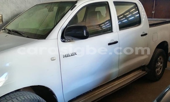 Buy Used Toyota Hilux White Car in Lome in Togo Buy Used Toyota Hilux White Car in Lome in Togo