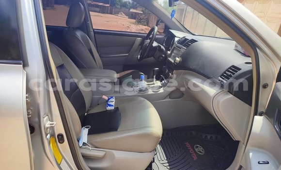 Buy Used Toyota Highlander Silver Car in Lome in Maritime Buy Used Toyota Highlander Silver Car in Lome in Maritime
